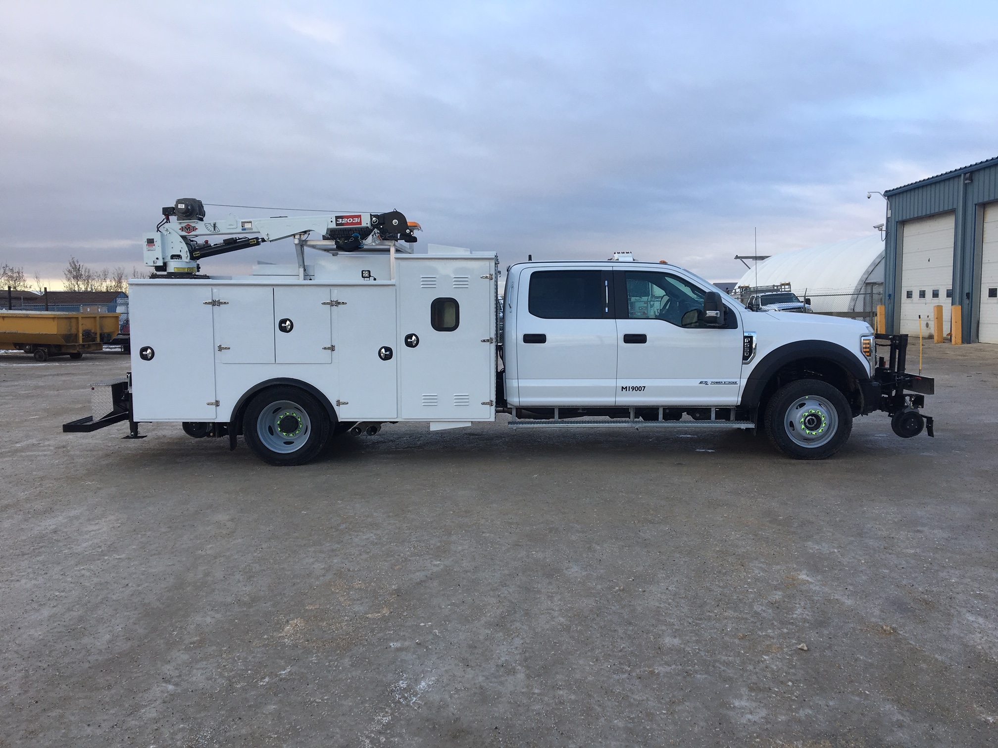 High Rail Loader Road-To-Rail/Hi-Rail - Commercial Truck Equipment Co.