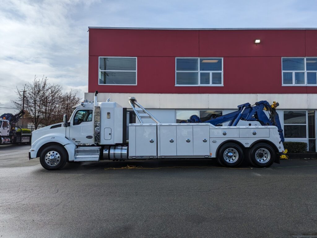 Miller Century 5230 Wrecker Commercial Truck Equipment Co.